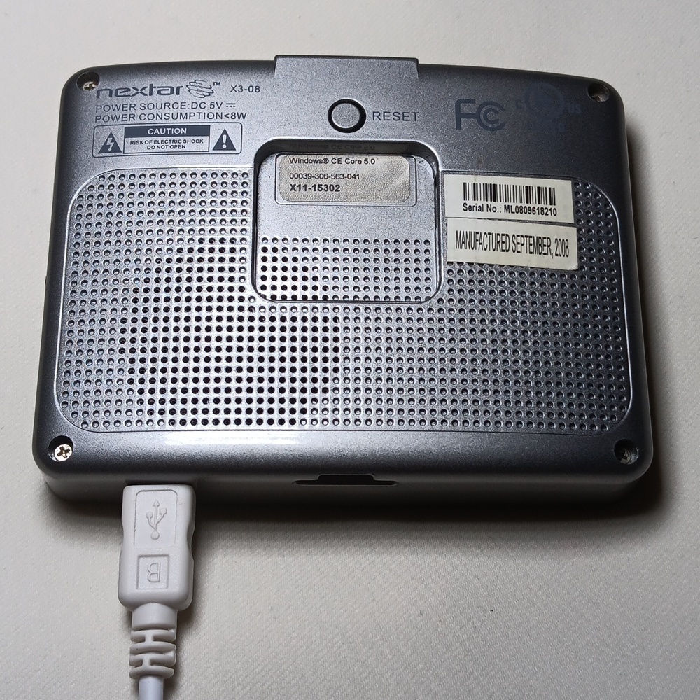 Nextar Silver GPS Navigation Device - Picture 5 of 8